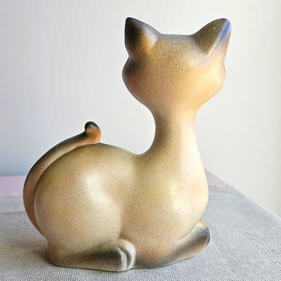 Vtg California Pottery Siamese Cat Figurine with Jewel Eyes - Picture 3 of 7